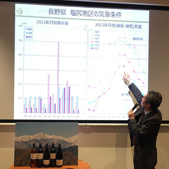塩尻の気候について解説してくださっている篠田さん