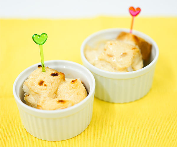 混ぜて焼くだけ！プリンのパンプディング