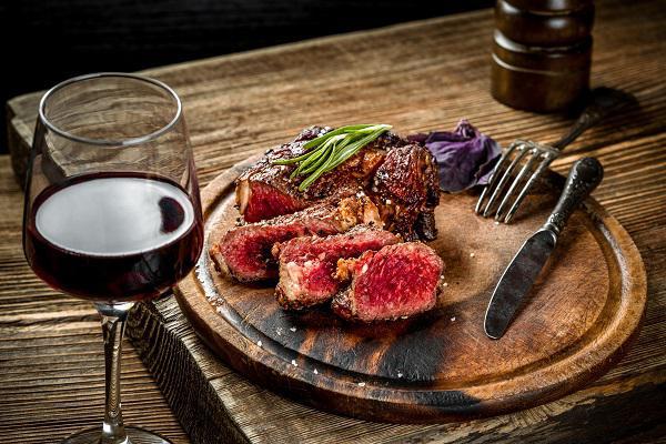 カベルネ・ソーヴィニヨンと相性のよい肉料理